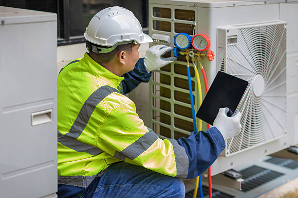 Professional Hvac technician working in Edgewater, NJ